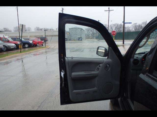 2005 Jeep Liberty Sport 4dr SUV